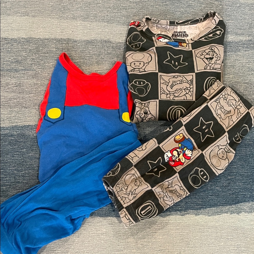 Super Mario Pajama Set - size 10